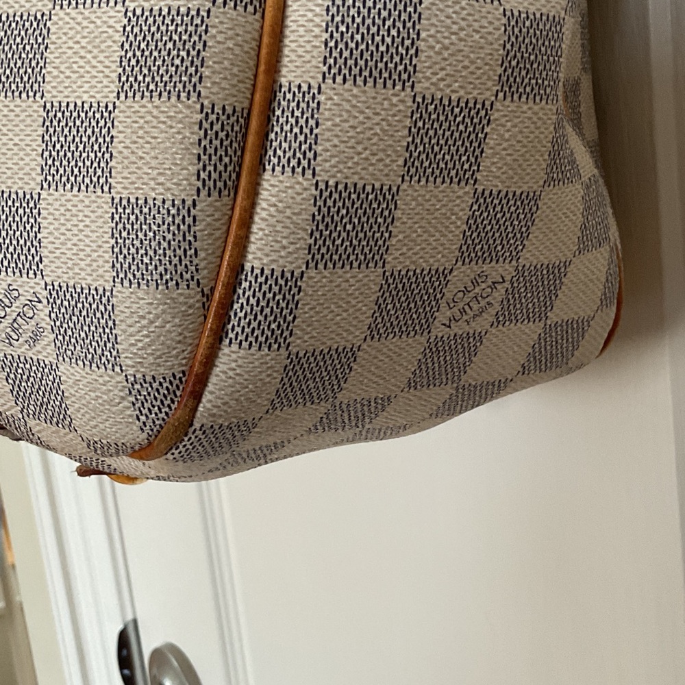 Louis Vuitton Damier Azur Hobo Bag in Cream and Brown - Picture 5 of 14